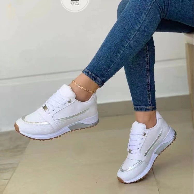 Women's low top sneakers with round toe